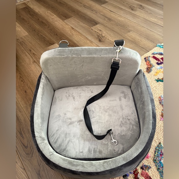 One Pix pet booster seat for car with 6 Inches High Memory Foam Cushion NEW - Picture 9 of 10